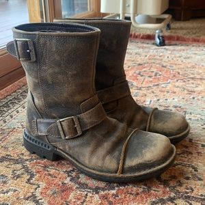 Men’s Ugg boots